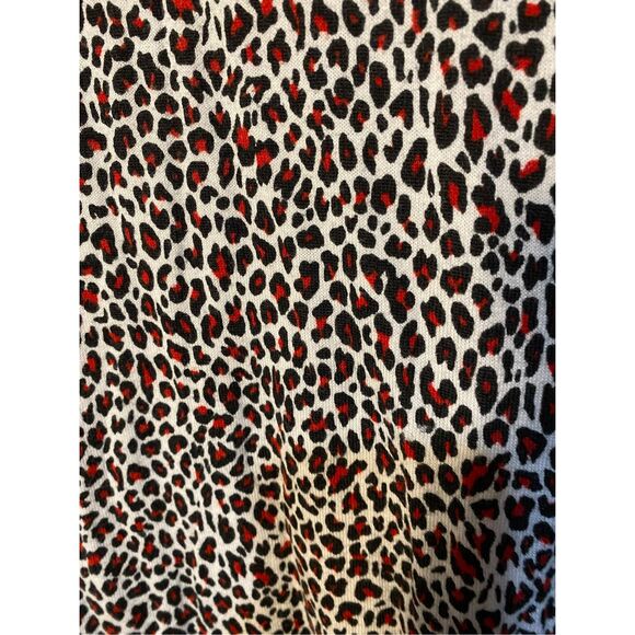 Michael Kors women’s cheetah print, long sleeve sweater, size medium - Picture 3 of 4